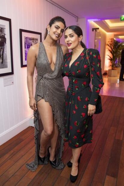 Priyanka Chopra y Salma Hayek impactan juntas en Antibes