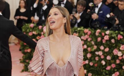 Gisele Bündchen luce abdomen marcado con bikini diminuto