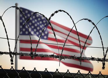 La razón por la que pueden negarte la entrada a Estados Unidos durante 10 años