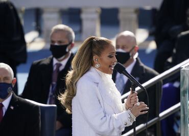 Video. JLo recita el juramento de lealtad en español en la investidura de Biden