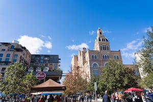 Novedades para disfrutar en San Antonio: Lightscape, restaurantes y nueva fecha de Luis Miguel