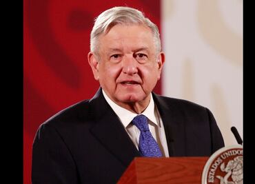AMLO anuncia inicio de fiestas patrias; promete "sana distancia"