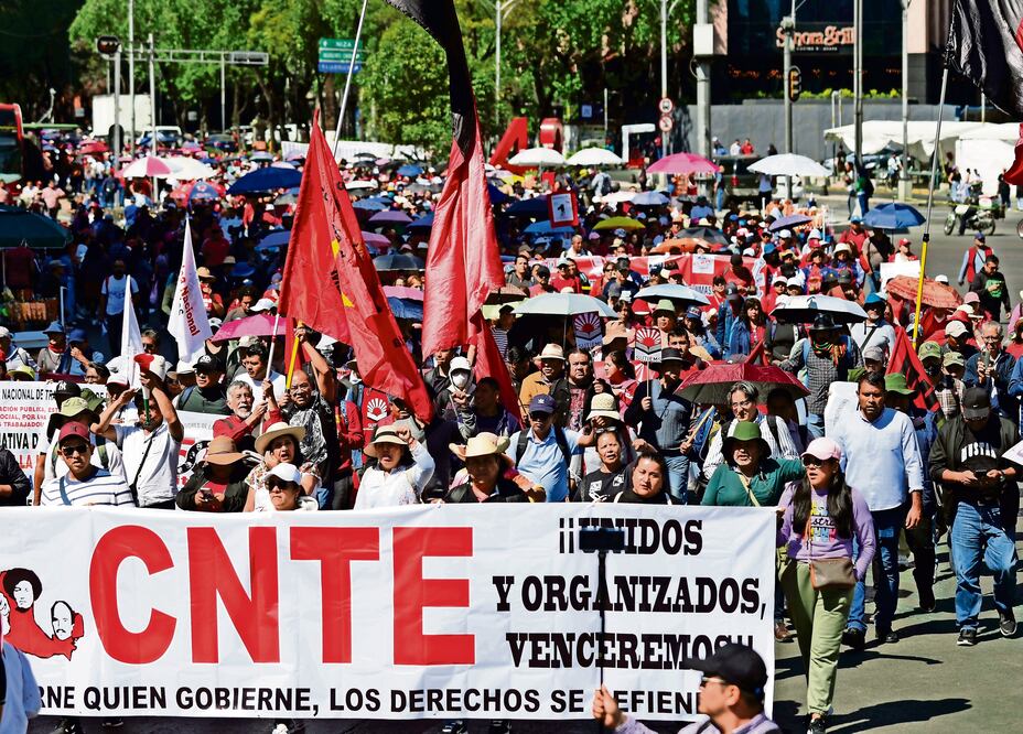 “¡Si no hay solución, no habrá Mundial!”: Maestros de la CNTE amenazan con boicotear la Copa 2026 en México. El UNIVERSAL / Carlos Mejía