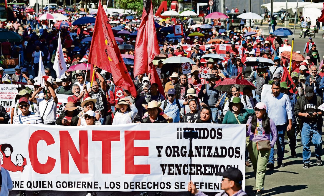 “¡Si no hay solución, no habrá Mundial!”: Maestros de la CNTE amenazan con boicotear la Copa 2026 en México. El UNIVERSAL / Carlos Mejía
