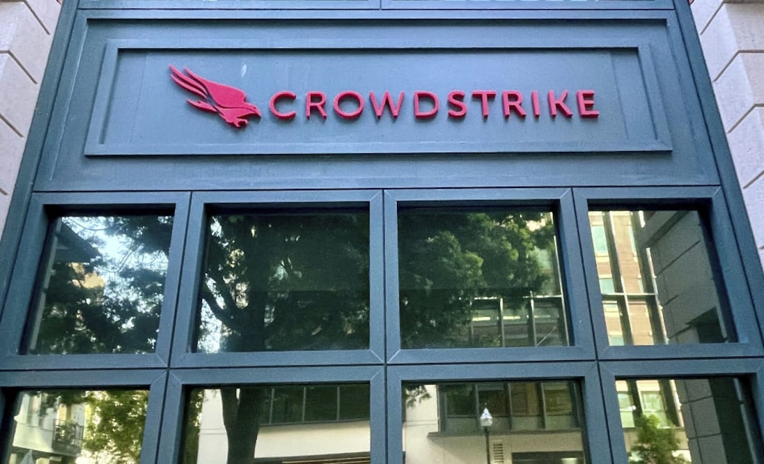 ¿Qué es Crowdstrike y por qué provocó mega apagón cibernético en el mundo?. Foto AP