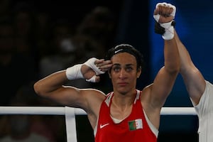 La boxeadora argelina Khelif presenta una denuncia en París por "ciberacoso"