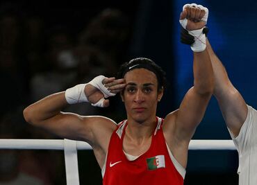 La boxeadora argelina Khelif presenta una denuncia en París por "ciberacoso"