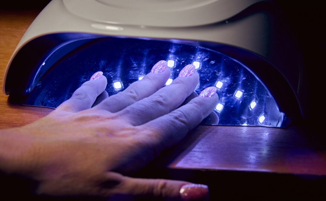 Lámparas de calor y su uso en aplicación de esmalte de uñas semipermanente podrían causar cáncer. Foto: iStock
