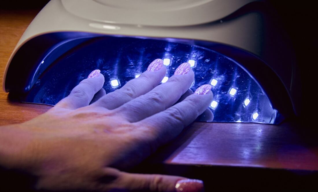 Lámparas de calor y su uso en aplicación de esmalte de uñas semipermanente podrían causar cáncer. Foto: iStock