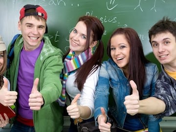 Ofrecen beca de verano para alumnos de preparatoria en Chicago