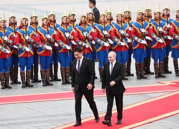 Mongolia ignora orden internacional de arresto contra Putin y lo recibe con alfombra roja. FOTOS