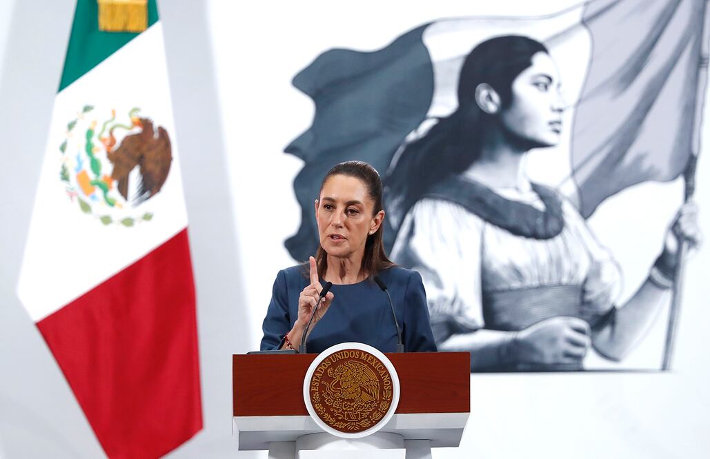 Sheinbaum recibe al subsecretario de Estado de EU en medio de tensiones por las redadas EFE/ Mario Guzmán