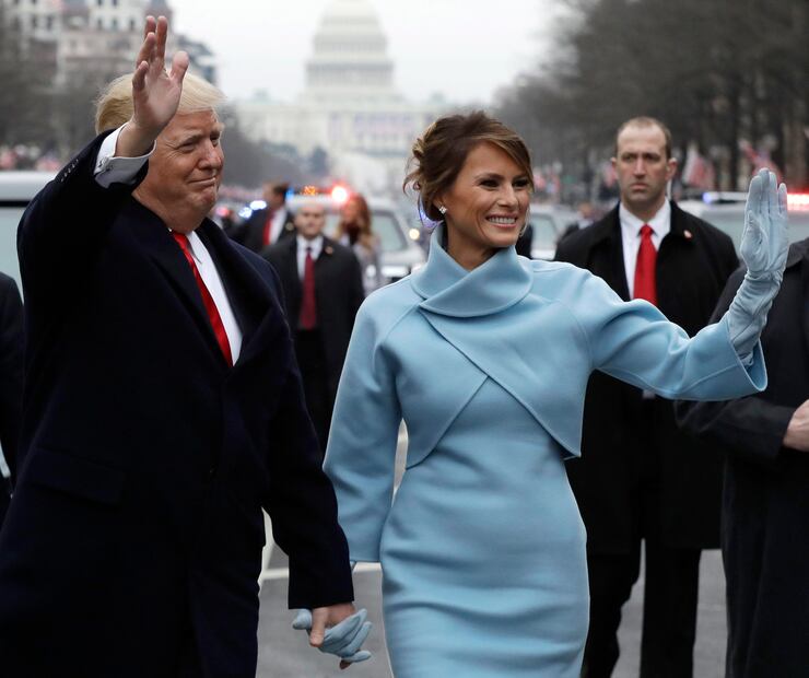 Regresa la reina de la elegancia. Melania Trump vuelve a la Casa Blanca con sus impresionantes looks. Foto: EFE