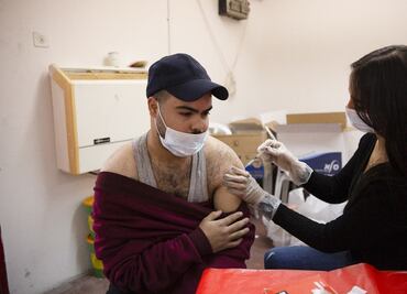 Dosis refuerzo de Moderna son efectivas para nuevas variantes del Covid