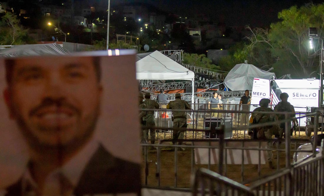 Suman 9 muertos y 70 heridos tras caída de escenario en evento de Álvarez Máynez. (Photo by Julio Cesar AGUILAR / AFP)