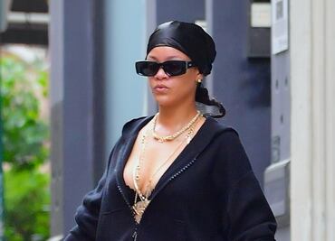 Rihanna conquista Nueva York con diminuta falda y bralette