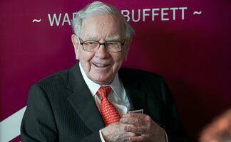 El principal error que se comete al enseñar a los niños a ahorrar, según Warren Buffett