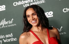 Critican a Meghan Markle por usar un vestido que presuntamente se “robó” de sesión fotográfica