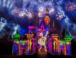 Disneyland Resort celebra 70 años este 2025: Atracciones, shows y desfiles de aniversario
