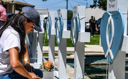 Meghan Markle visita Uvalde; rinde homenaje a víctimas de tiroteo