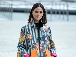 Eiza González 'roba miradas' en París con atuendo de lujo