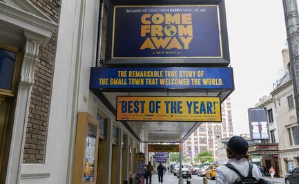 Actores de Broadway suben al escenario con telón de fondo del 11 Septiembre