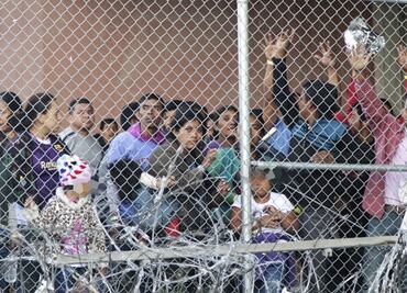 Gobierno de Trump dice que menores migrantes no necesitan jabón