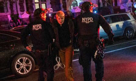 Cerca de 300 detenidos tras protestas en la Universidad de Columbia. VIDEO