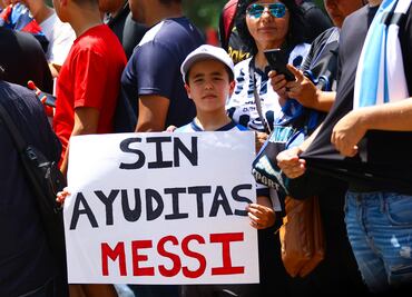Niño mexicano hace un llamado a Messi en Monterrey: "Sin ayuditas". VIRAL