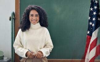 La beca para que maestros mexicanos de educación básica trabajen en Texas hasta 3 años