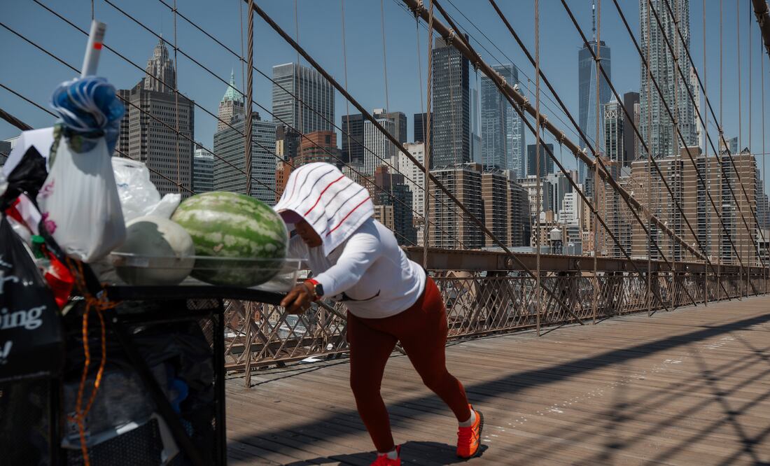 EU vive su día más caluroso en una década con sensación térmica de hasta 43 °C (AP foto/Olga Fedorova)