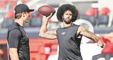 Colin Kaepernick, ex de 49ers, se ofrece a los Jets para sustituir a Aaron Rodgers
