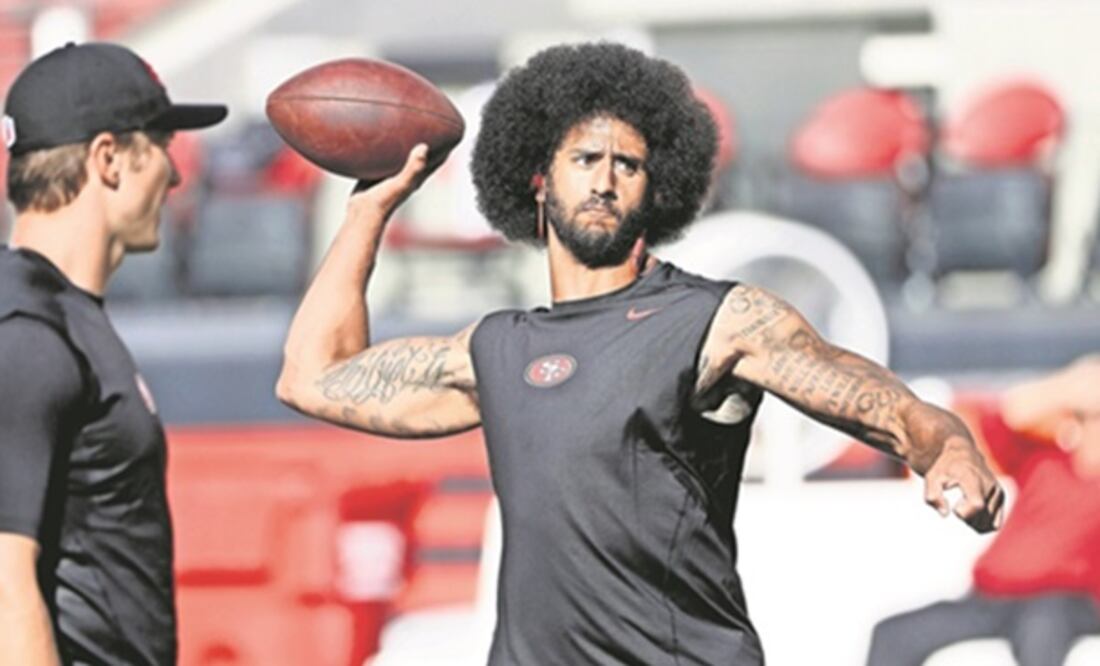 Colin Kaepernick Ofrece su Experiencia para Suplir a Aaron Rodgers en los New York Jets. Foto AP
