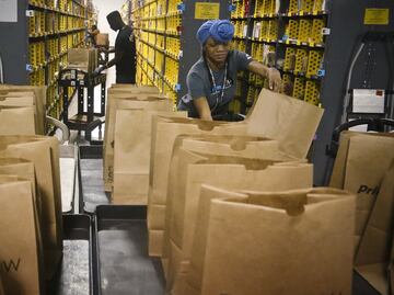 Amazon dice estar preparada para festividades pese a la crisis de suministros