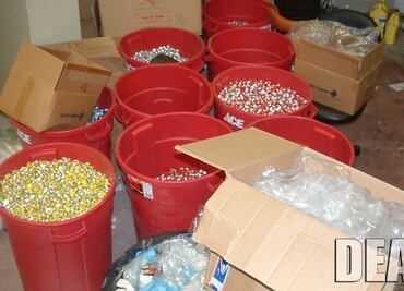 Récord de muertes por sobredosis en Estados Unidos; 100 mil en un año