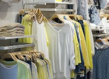 ¿El coronavirus sobrevive en la ropa? ¿Cómo lavarla?