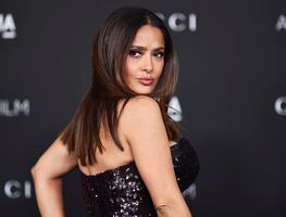 Salma Hayek y el lujoso vestido de lentejuelas con el que impactó