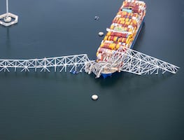 Puente en Baltimore: Biden ordena reconstruir el puente "tan pronto como sea posible"