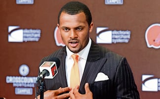 Jugador de la NFL logra acuerdo con 20 mujeres que lo acusan de conducta sexual inapropiada