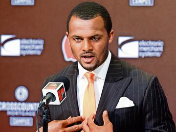 Jugador de la NFL logra acuerdo con 20 mujeres que lo acusan de conducta sexual inapropiada