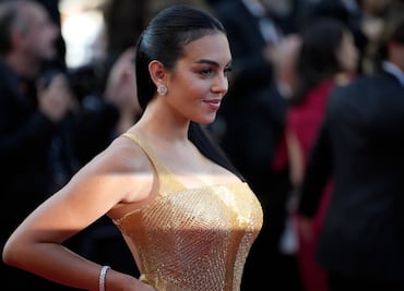 Georgina Rodríguez presume figura y glamour con vestido floral y diamantes