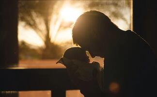 Vaticano cambia política de paternidad; da solo 3 días de licencia pagada