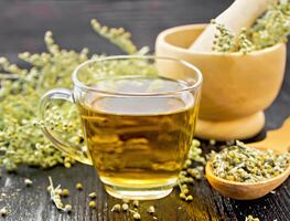 Té de ajenjo. ¿Para qué sirve y cómo se prepara? ¿Tiene propiedades curativas?