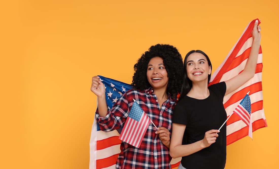 Ciudadanía por Naturalización: iStock/ Liudmila Chernetska