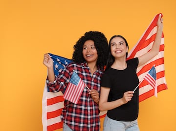 Los 10 pasos para convertirte en ciudadano de Estados Unidos por naturalización