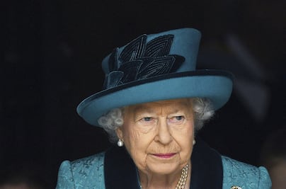 Isabel II responde y promete tomarse 'en serio' las acusaciones de Meghan y Harry 