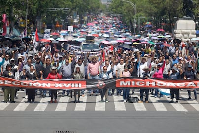 Maestros rechazan aumento salarial y amenazan con protestas masivas durante el Mundial 2026
