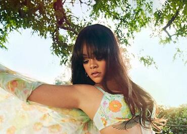 Rihanna se alista para primavera con ‘sexy’ lencería floreada