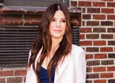 A los 57 años, Sandra Bullock conquista Nueva York con crop top