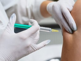 COVID-19:  Pfizer y Moderna preparan vacuna contra Eris, la nueva variante en 2023